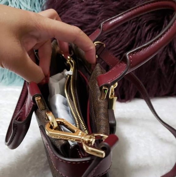 MK Brandnew with tag - Picture 2 of 3